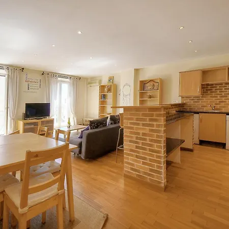 Spacieux 2 Balcon, Felix Faure-coeur De A2b023 Cannes